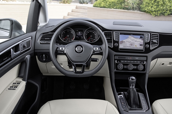 https://wcar.sets.lv/cars/Volkswagen/Golf Sportsvan MPV/1416387169-VW-Golf-Sportsvan-4.jpg